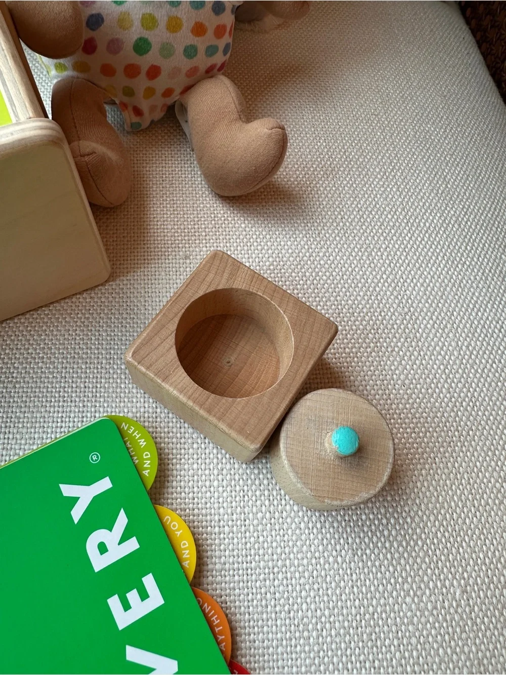 LOVEVERY The Thinker Play Kit 11-12M bundle